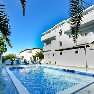 https://ferienwohnung-nin-120s.hotelinzadar.com