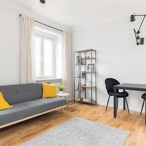 https://bulwary-wislane-modern-apartment.warsawhotelspoland.com